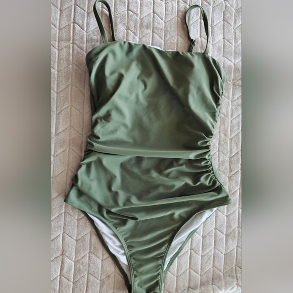 158.🆕Small Shirred Cutout One Piece Sage Green Swimsuit  NWT - Picture 2 of 5